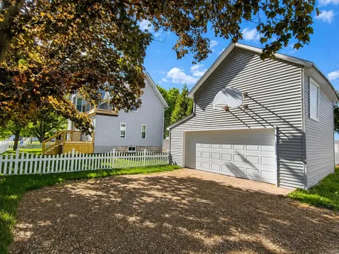 444 1ST Avenue Ottawa IL 61350