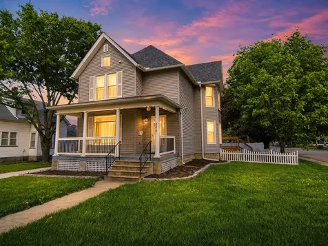 444 1ST Avenue Ottawa IL 61350