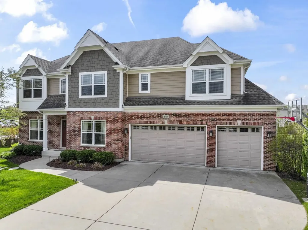 601 Oak Lane South Elgin IL 60177