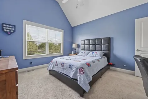 601 Oak Lane South Elgin IL 60177