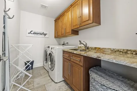 601 Oak Lane South Elgin IL 60177