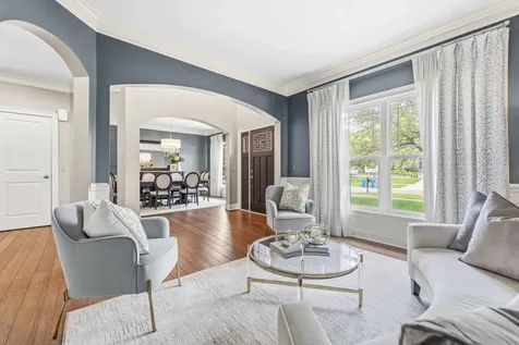 601 Oak Lane South Elgin IL 60177