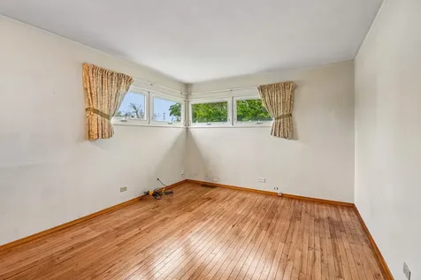 1024 Bristol Avenue Westchester IL 60154