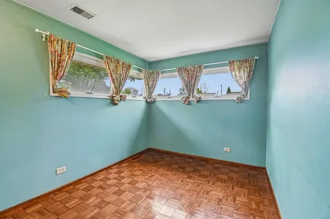 1024 Bristol Avenue Westchester IL 60154