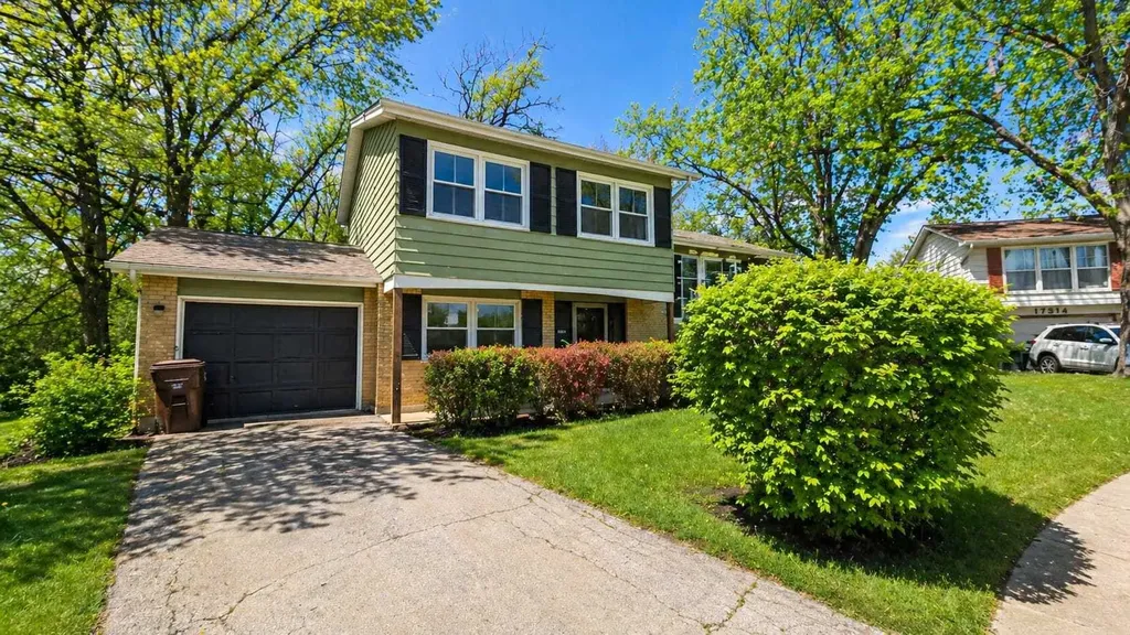 17516 Butternut Road Hazel Crest IL 60429
