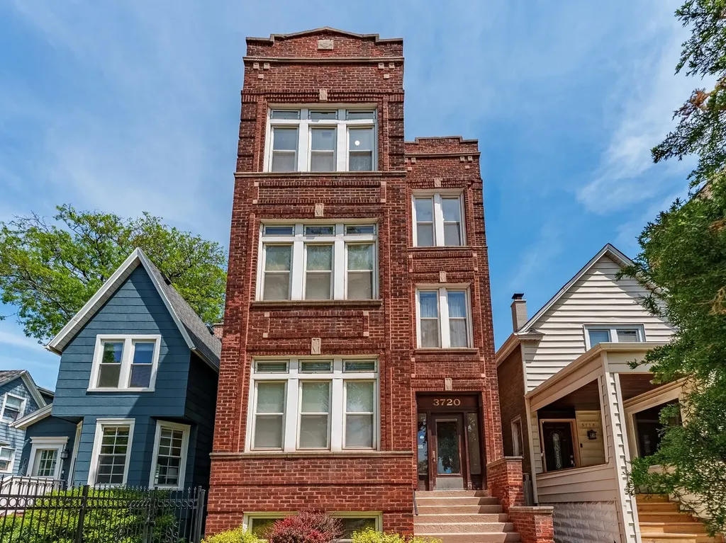 3720 West Eddy Street Chicago IL 60618