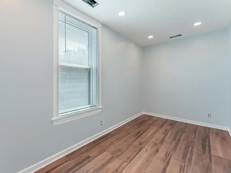 3720 West Eddy Street Chicago IL 60618