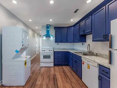 3720 West Eddy Street Chicago IL 60618