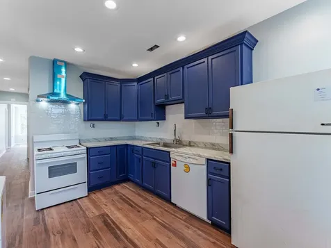 3720 West Eddy Street Chicago IL 60618