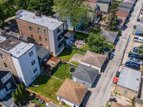 3720 West Eddy Street Chicago IL 60618