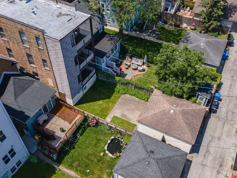 3720 West Eddy Street Chicago IL 60618