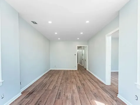 3720 West Eddy Street Chicago IL 60618