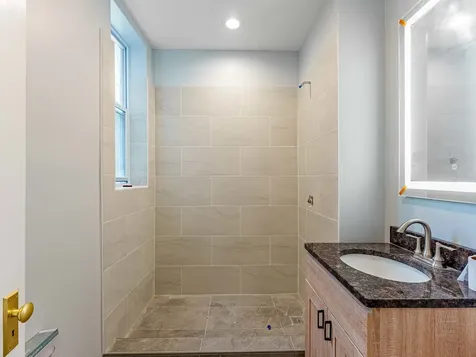 3720 West Eddy Street Chicago IL 60618