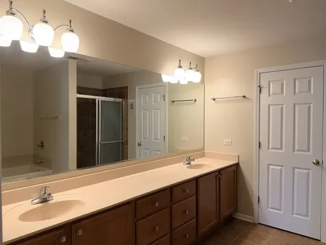 1974 Crenshaw Circle Vernon Hills IL 60061