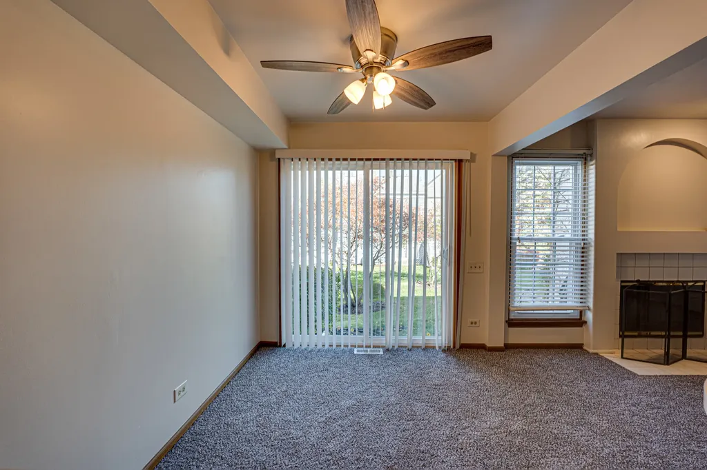 196 Park Ridge Lane Aurora IL 60504