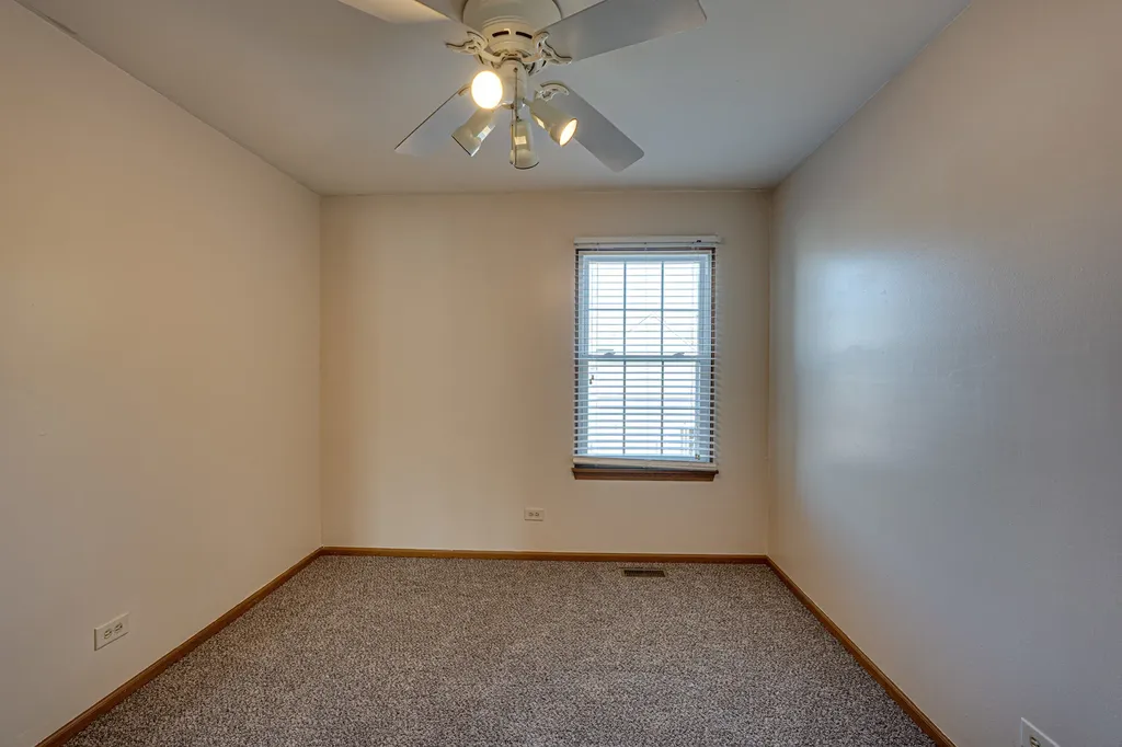 196 Park Ridge Lane Aurora IL 60504