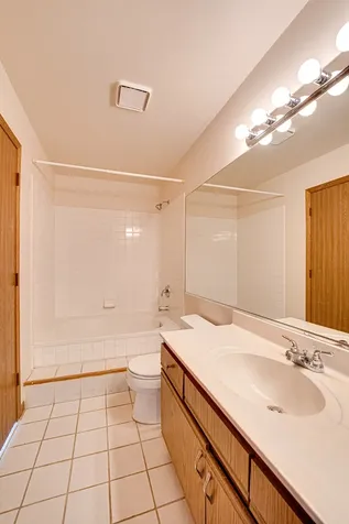 196 Park Ridge Lane Aurora IL 60504