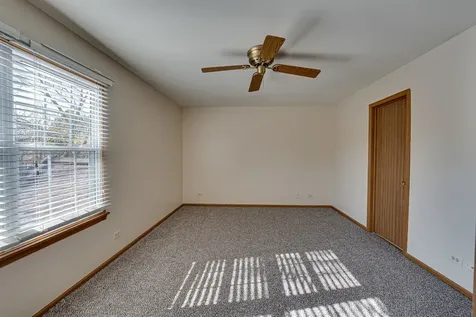 196 Park Ridge Lane Aurora IL 60504