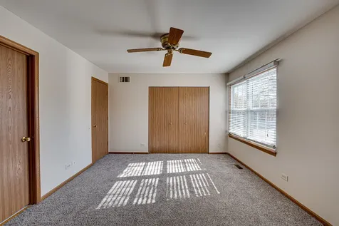 196 Park Ridge Lane Aurora IL 60504