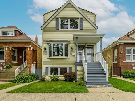 3841 West Eddy Street Chicago IL 60618