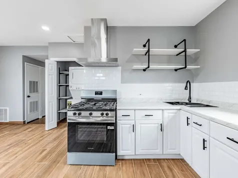 3841 West Eddy Street Chicago IL 60618