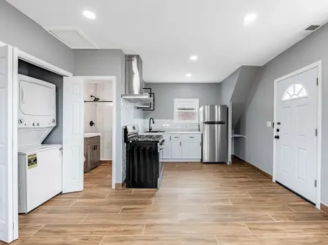 3841 West Eddy Street Chicago IL 60618