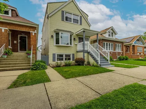 3841 West Eddy Street Chicago IL 60618