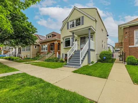 3841 West Eddy Street Chicago IL 60618