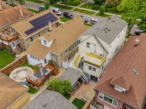 3841 West Eddy Street Chicago IL 60618