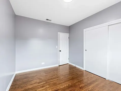 3841 West Eddy Street Chicago IL 60618
