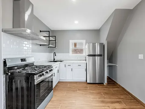 3841 West Eddy Street Chicago IL 60618
