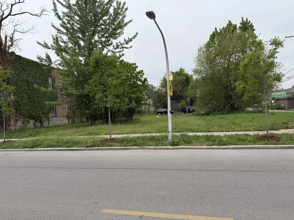 5916 South Morgan Street Chicago IL 60621