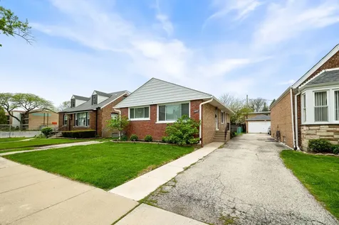 9636 South Troy Avenue Evergreen Park IL 60805
