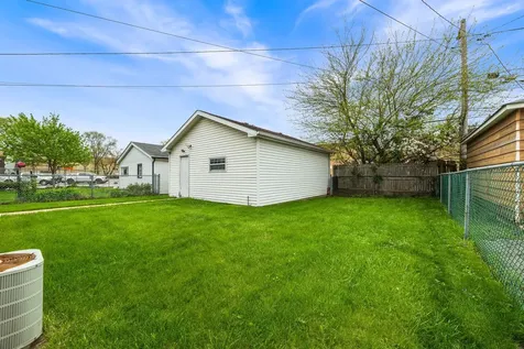 9636 South Troy Avenue Evergreen Park IL 60805