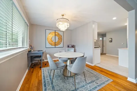 9636 South Troy Avenue Evergreen Park IL 60805