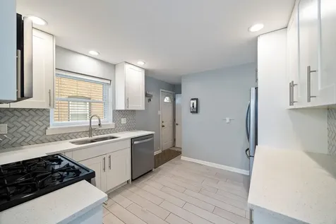 9636 South Troy Avenue Evergreen Park IL 60805