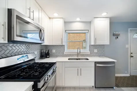 9636 South Troy Avenue Evergreen Park IL 60805