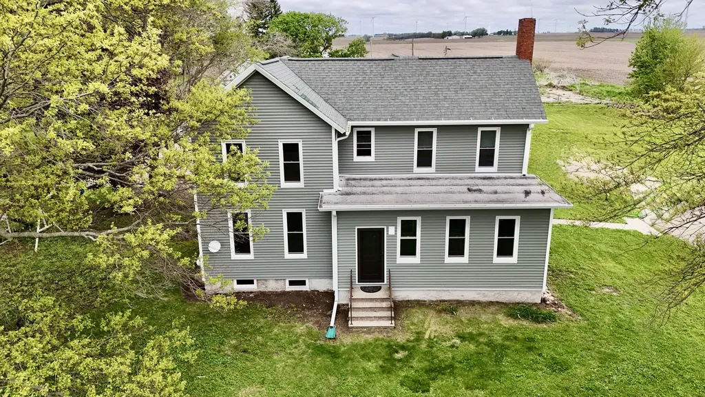 17767 2400 N Avenue Walnut IL 61376