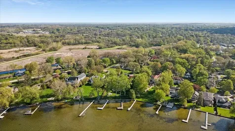 649 Woodland Drive Crystal Lake IL 60014