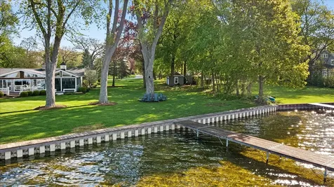 649 Woodland Drive Crystal Lake IL 60014