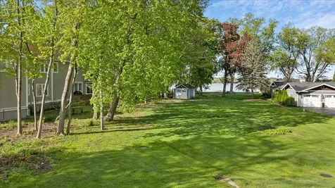 649 Woodland Drive Crystal Lake IL 60014