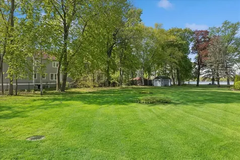 649 Woodland Drive Crystal Lake IL 60014