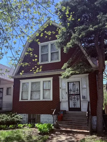 7930 South Muskegon Avenue Chicago IL 60617