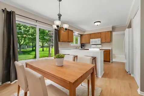 401 Aldrin Avenue Batavia IL 60510
