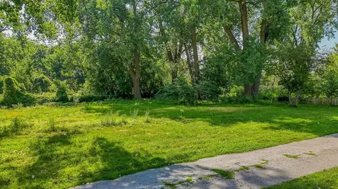 2910 East 138 Place Burnham IL 60633