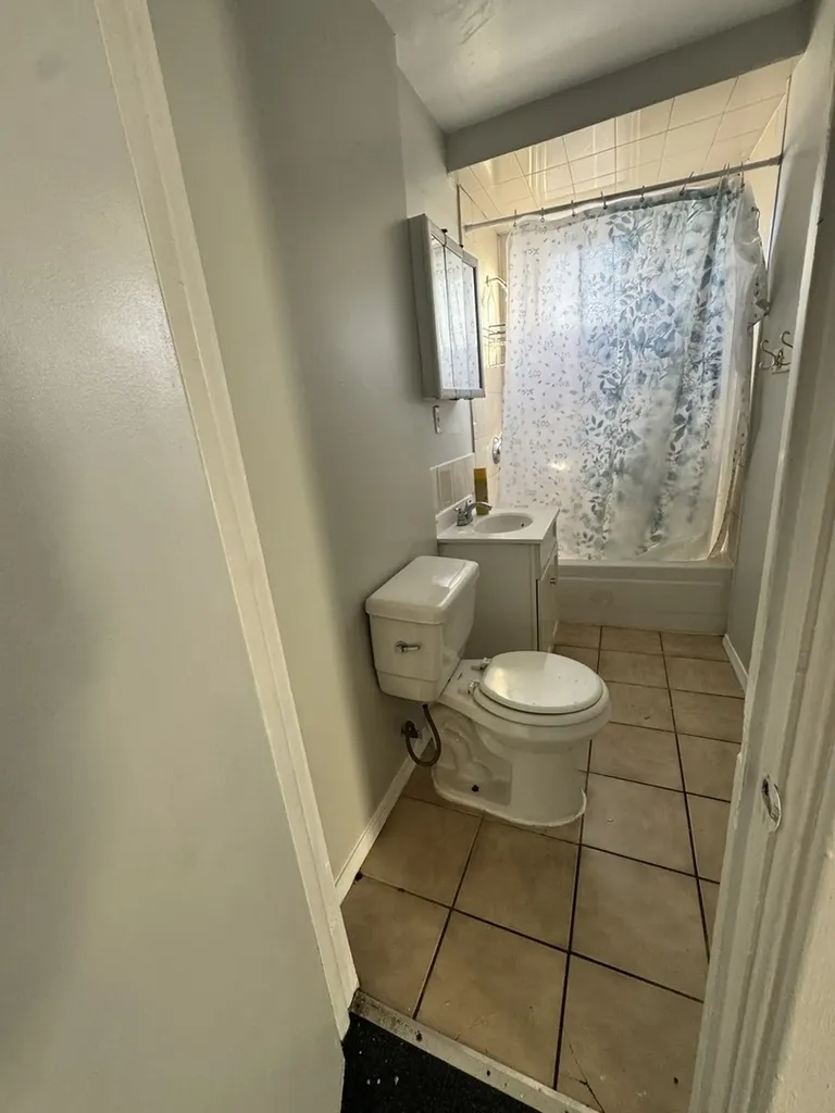 5015 North Kimberly Avenue Chicago IL 60630