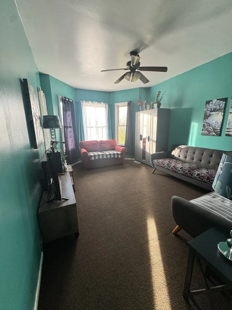 5015 North Kimberly Avenue Chicago IL 60630