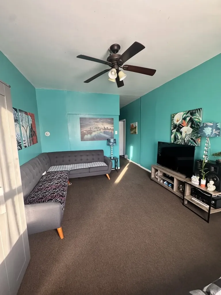 5015 North Kimberly Avenue Chicago IL 60630