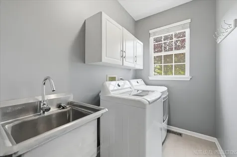 3219 Larrabee Drive Geneva IL 60134