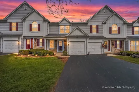 327 Shadybrook Lane Aurora IL 60504